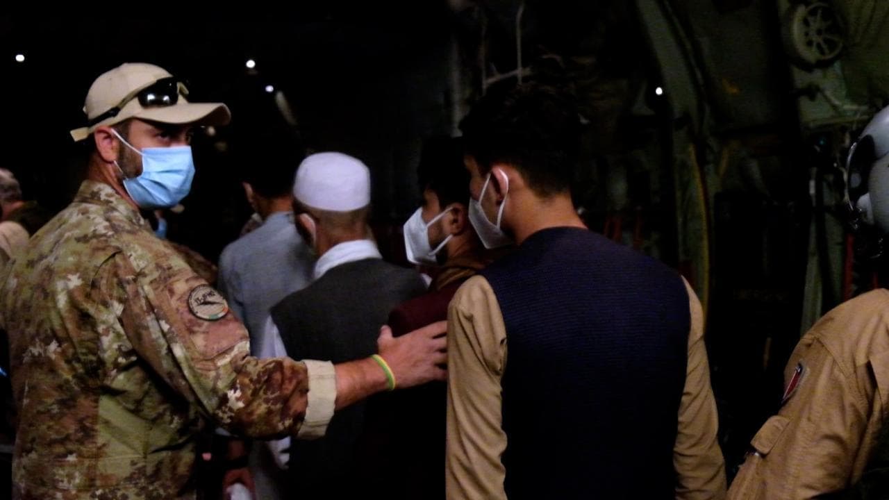 L'ultimo volo da Kabul, Portolano : "Abbiamo fatto il massimo portando via migliaia di civili"