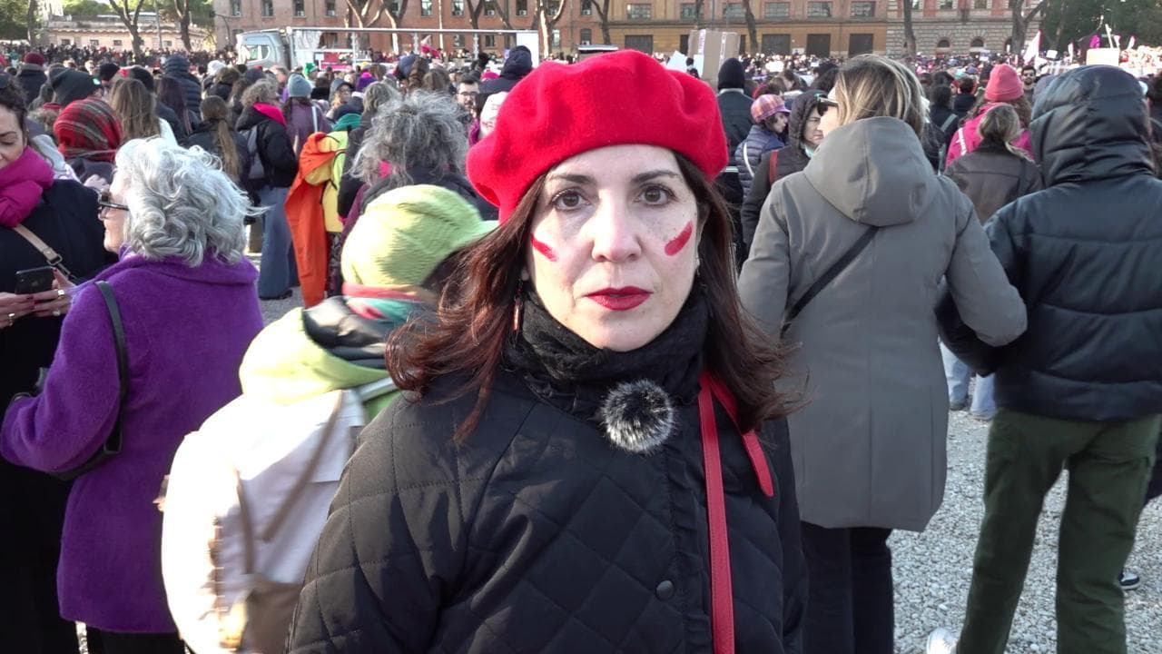 25 novembre, alla manifestazione con Nadia Terranova: "Siamo in piazza perché dopo Giulia ci sentivamo sole"