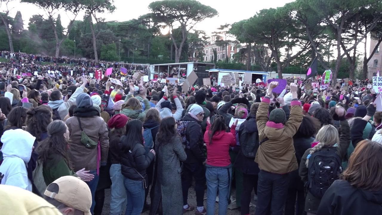 25 novembre, l'urlo dal Circo Massimo: "Non una di meno"
