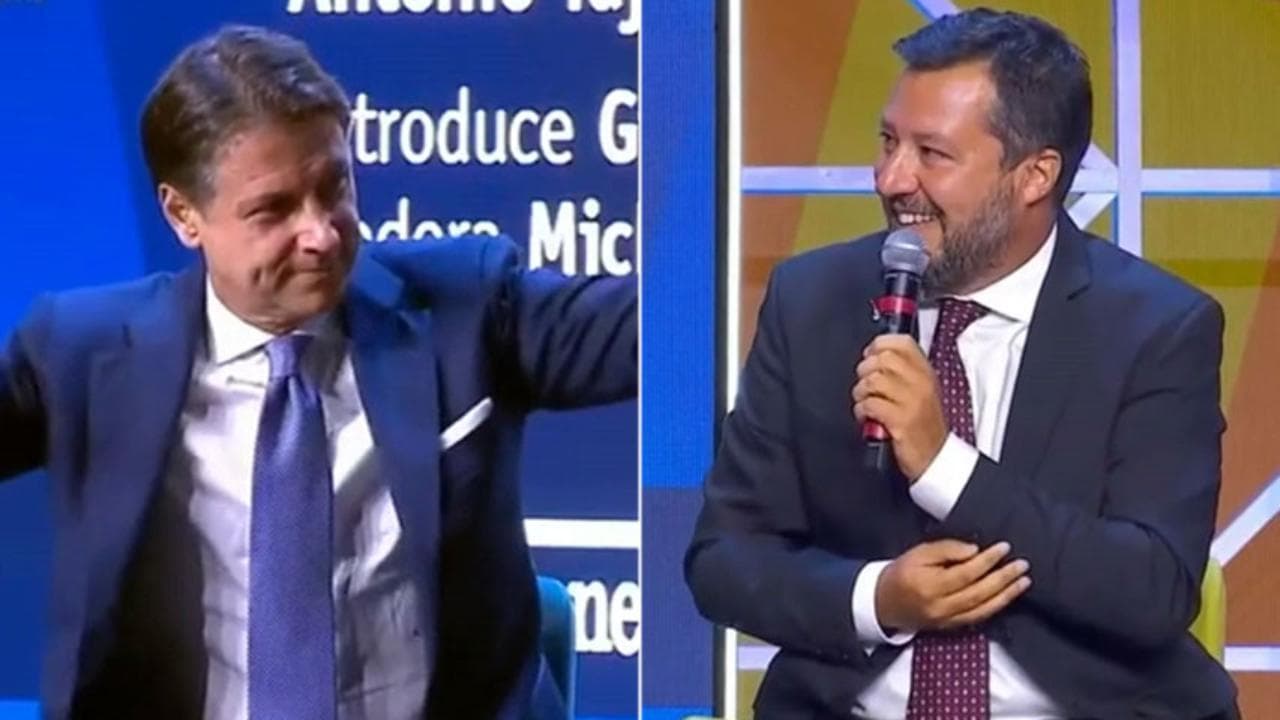 Meeting Rimini, siparietto Conte-Salvini: il presidente M5s si sbraccia per smentire il leader della Lega