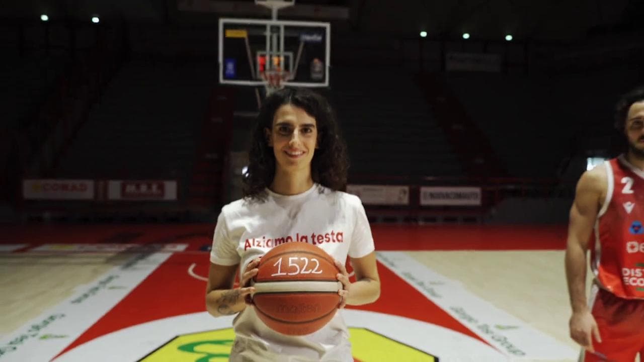 Alziamo la testa, Pistoia basket contro la violenza sulle donne