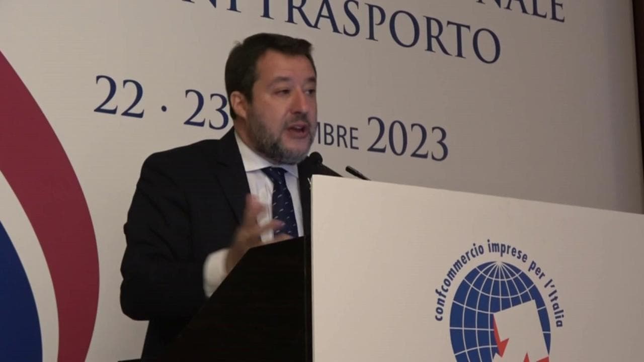 Sciopero, Salvini: "Nessuno stop di 24 ore al trasporto pubblico: buonsenso o precetto"