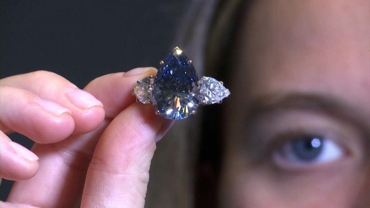 Bleu Royal per la prima volta all'asta: il rarissimo diamante blu venduto per 40 milioni di euro