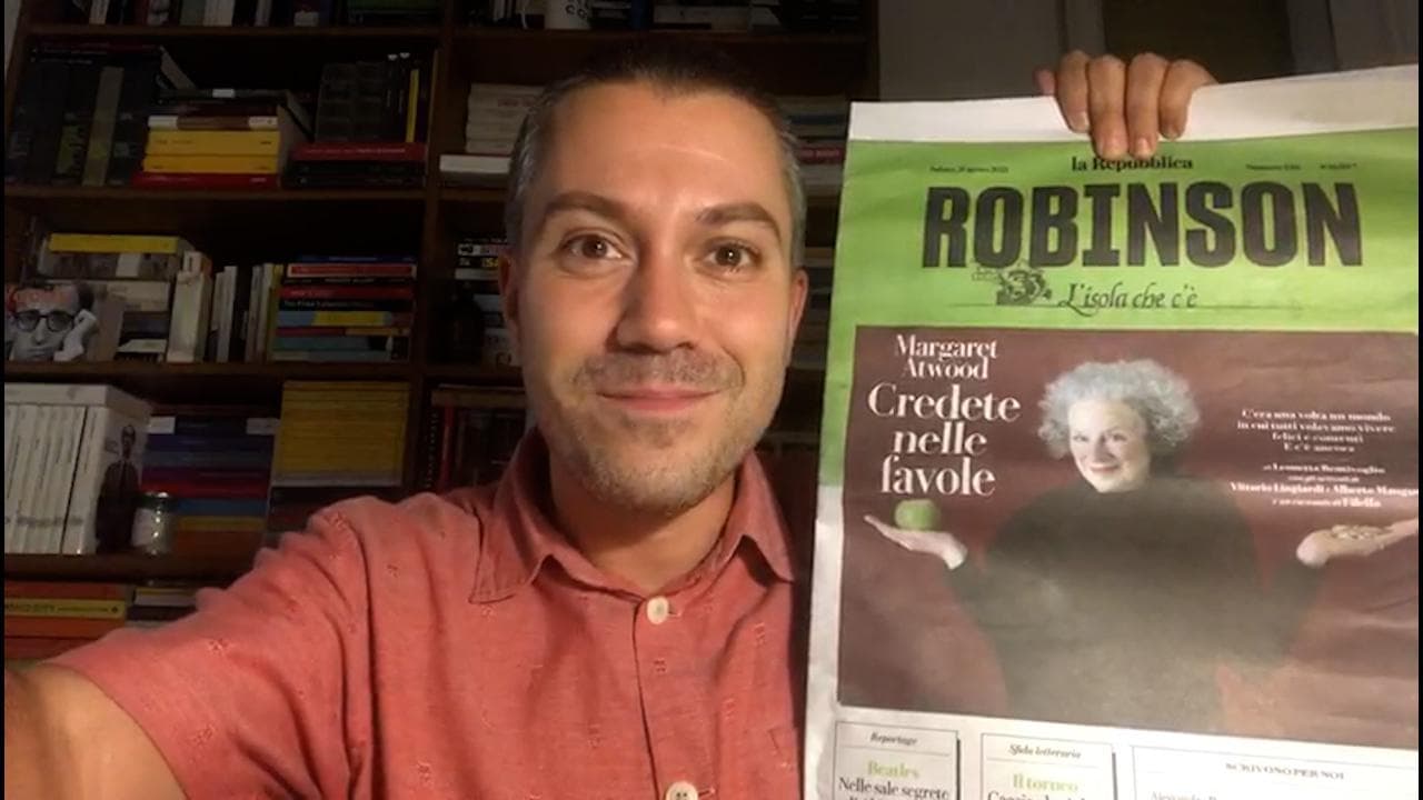 La lezione di autodifesa con Saverio Raimondo: il nuovo numero di Robinson