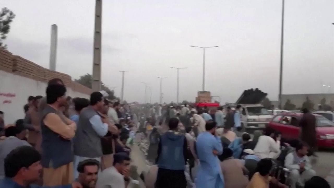 Afghanistan, raffiche di colpi di arma da fuoco all'aeroporto di Kabul