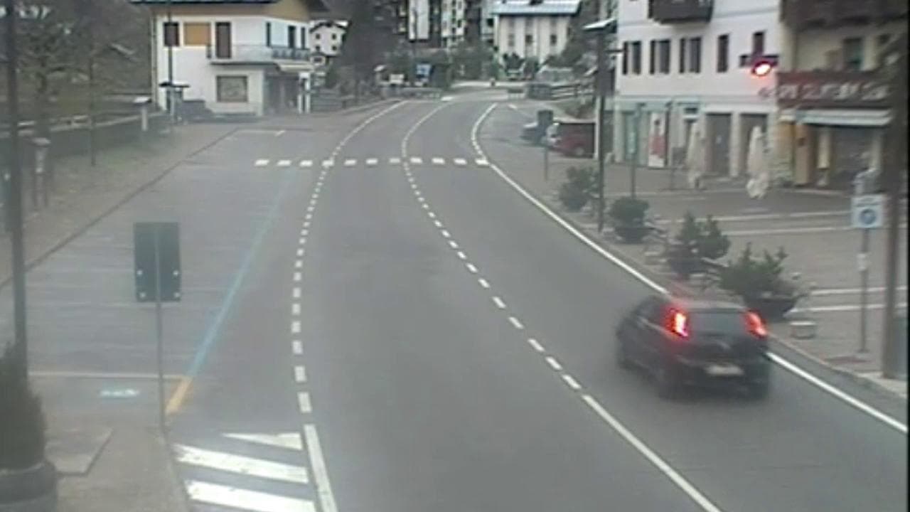 La fuga di Filippo Turetta, la Punto nera passa sotto le telecamere a Forno di Zoldo