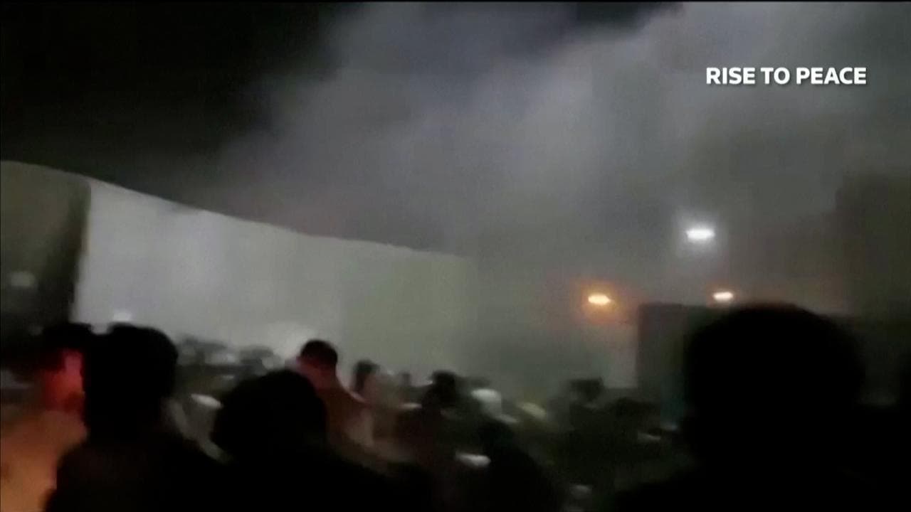 Afghanistan, ancora tensione all'aeroporto: soldati americani sparano gas lacrimogeni sulla folla