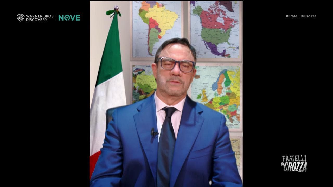 Crozza-Salvini: "Se volete andare a scioperare ma chi guida i mezzi sciopera...Come ci andate?!"