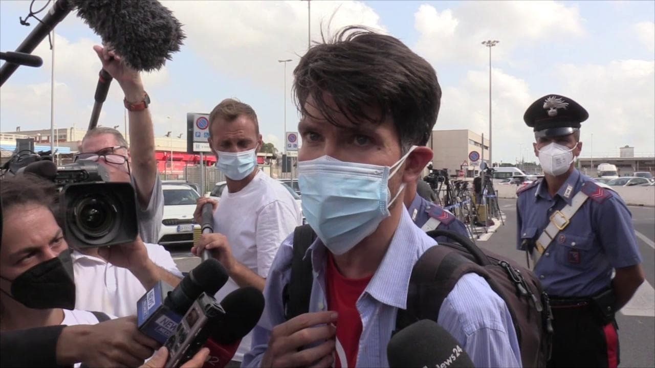 Fiumicino, Bertelli (Emergency) al rientro da Kabul: "I nostri ospedali restano aperti"