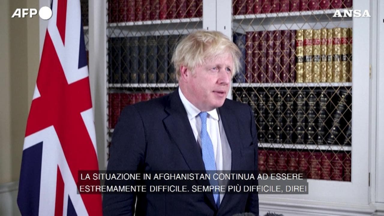 Afghanistan, Boris Johnson: "L'Occidente collabori per dare a Kabul un nuovo governo"