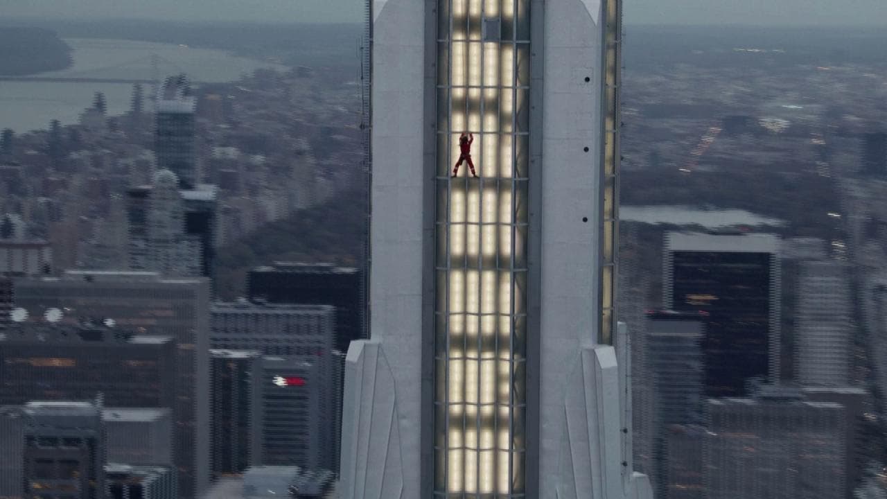 Jared Leto oltre ogni limite: scala l'Empire State Building per annunciare il tour mondiale dei Thirty Seconds to Mars