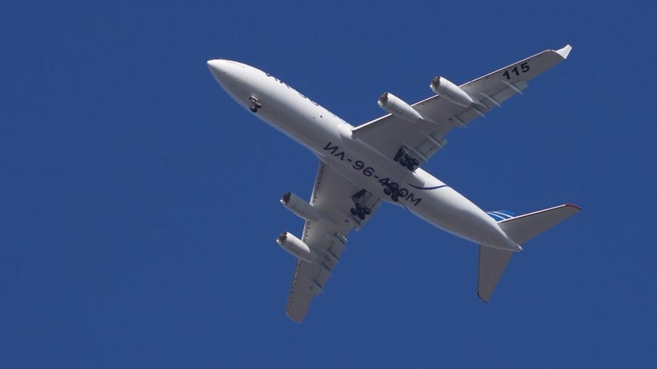Vola per la prima volta l'aereo passeggeri fatto in Russia e che "sostituirà quelli stranieri"