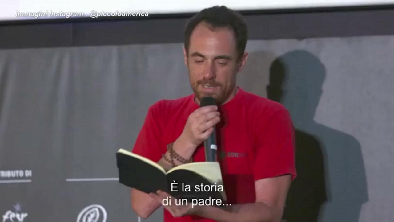 Elio Germano legge Libero De Rienzo, il racconto autobiografico commuove: "Vi spiego il mestiere dell'attore"