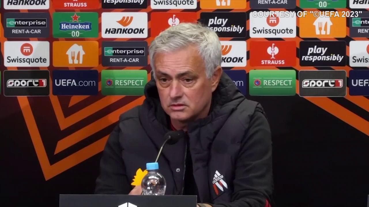 Mourinho attacca Sarri: "Ha offeso lo Slavia Praga. Ora mi spiego perché ha vinto pochi titoli"