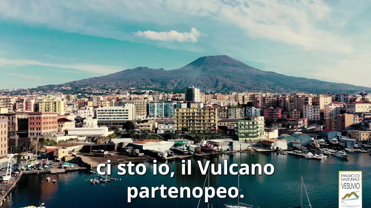 Il Vesuvio spiega la resilienza: "Mai i napoletani abbandonerebbero me e la città"