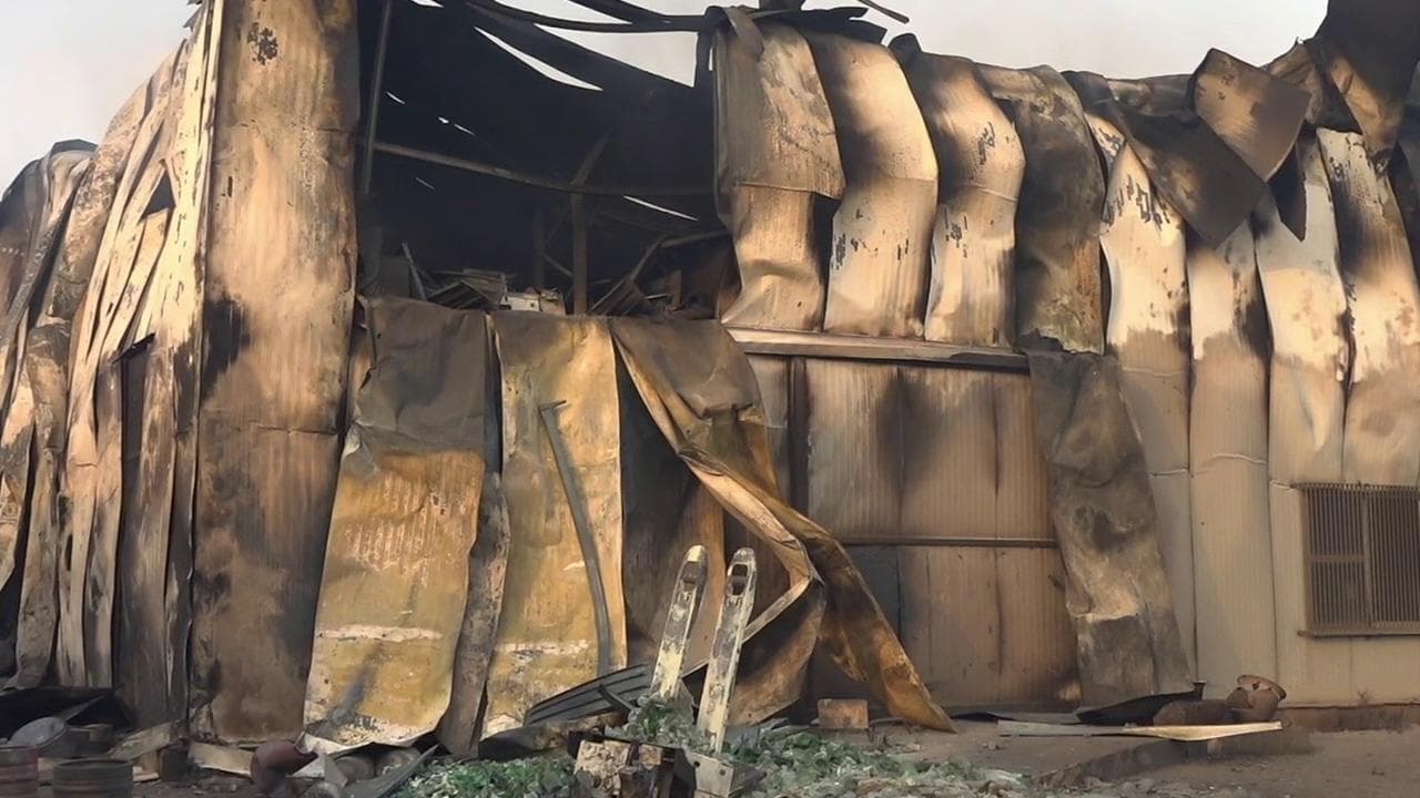 Incendio nell'Oristanese, le fiamme nel centro abitato di Cuglieri: le immagini dei danni
