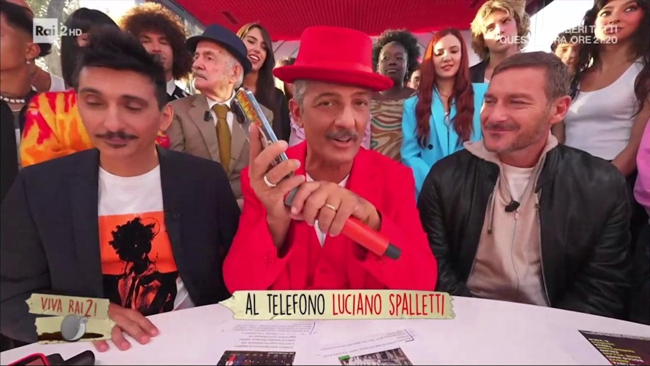 Da Fiorello pace in diretta tra Totti e Spalletti: "Come stai, mister?". "Meglio, ora che ti sento"