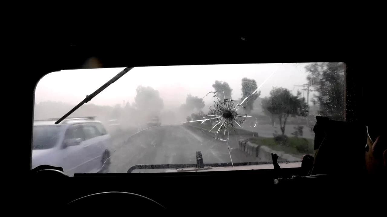Afghanistan, i Talebani fanno fuoco sull’esercito: l'attacco visto dall'interno del blindato