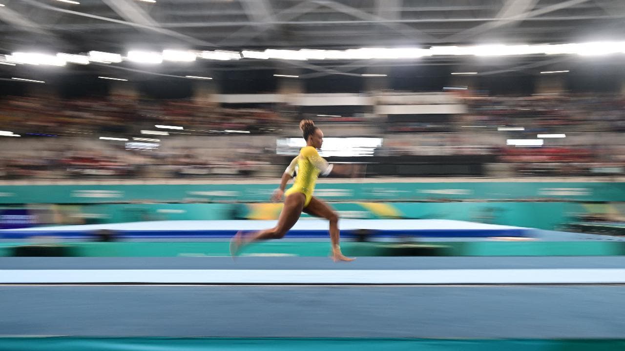 Ginnastica artistica, Rebeca Andrade esegue il volteggio perfetto: punteggio record