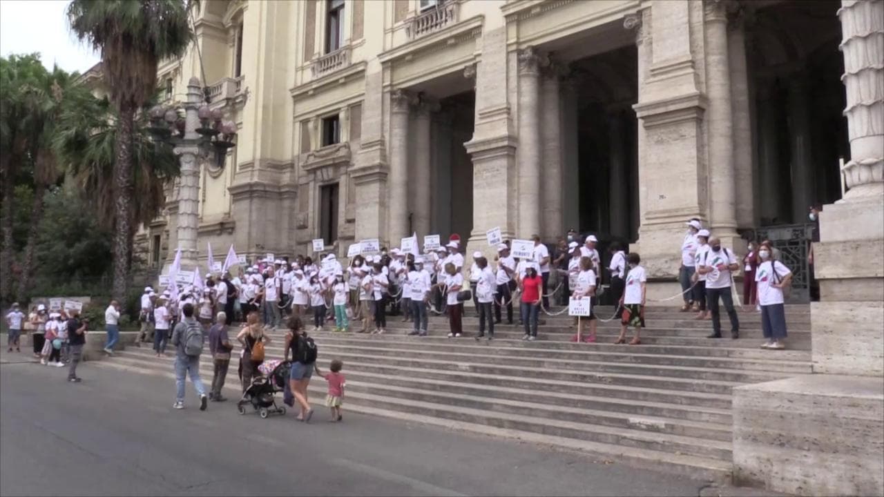 Scuola, l'allarme dei dirigenti scolastici: "A settembre si rischia di tornare in Dad"