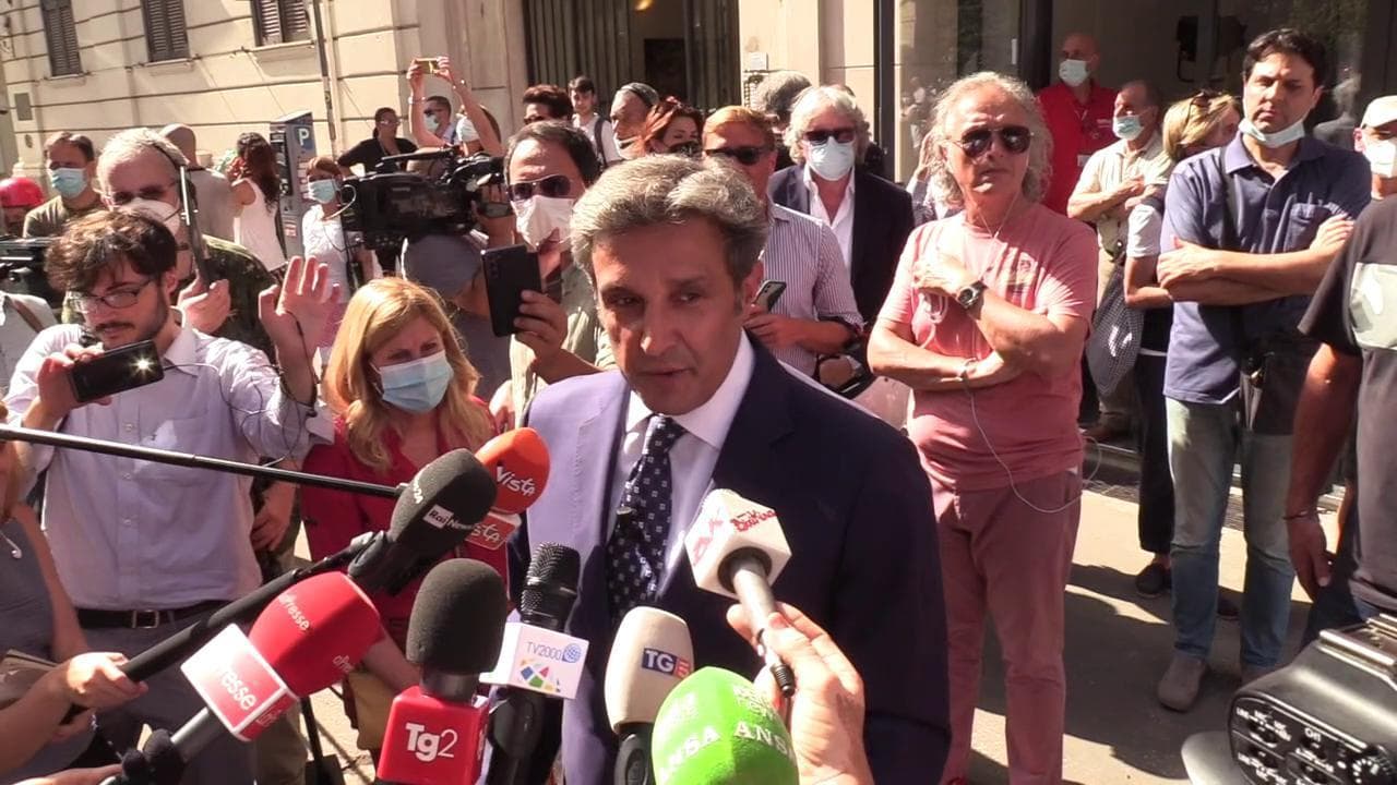 Addio Raffaella Carrà, Insinna: "Ha reso il mondo migliore parlando d'amore, un amore su cui ancora non siamo d'accordo"