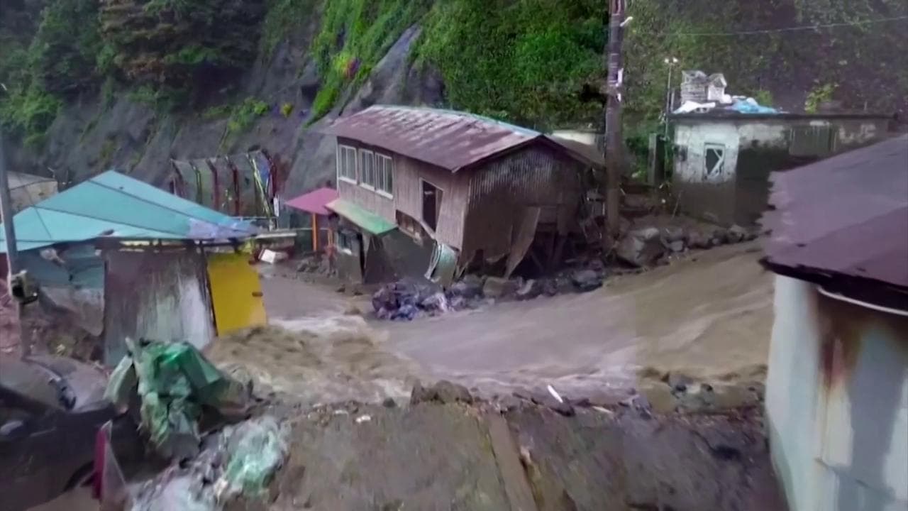 Giappone, la città devastata dalla colata di fango a 40km/h: le riprese del disastro dal drone