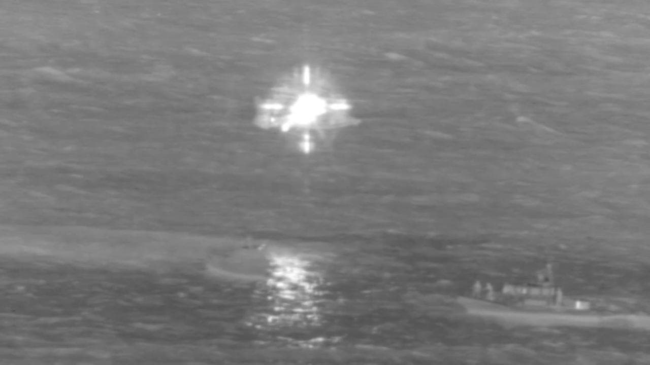 Hawaii, aereo cargo costretto all'ammaraggio: il salvataggio dei due piloti