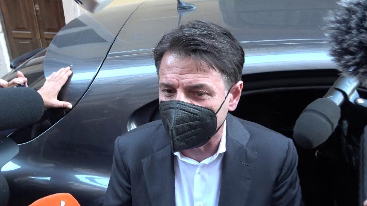 M5s, Conte: "Grillo non dica falsità sul mio conto, agito sempre in trasparenza"
