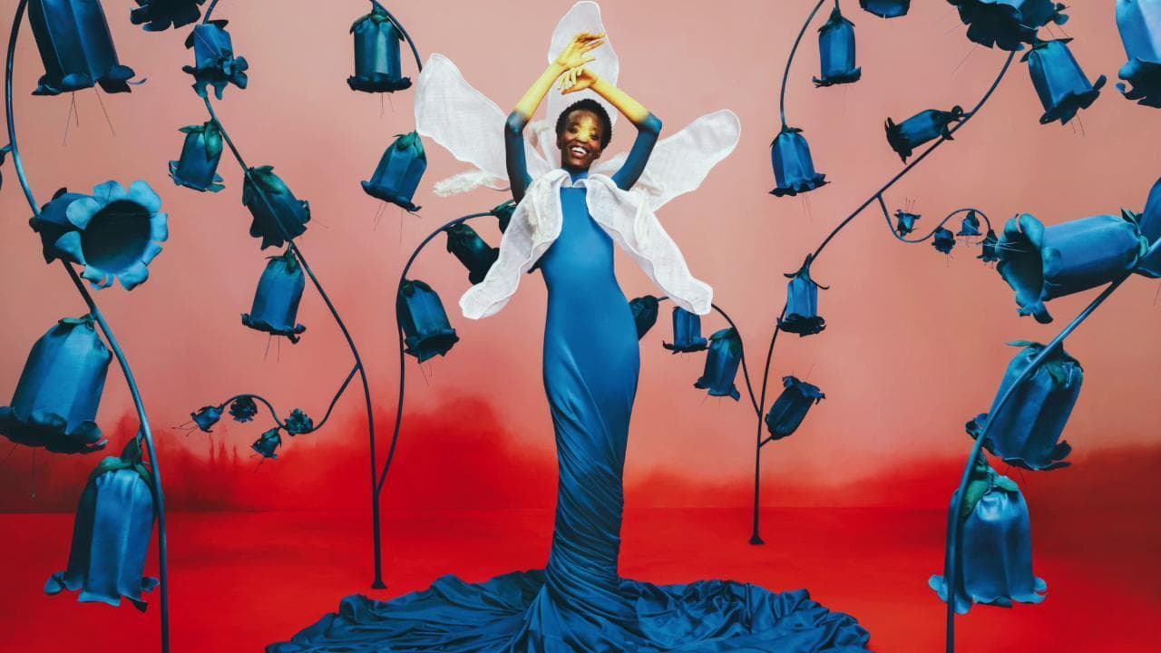 Lavazza presenta 'More than Us', il calendario 2024: "Il dialogo è collaborazione"
