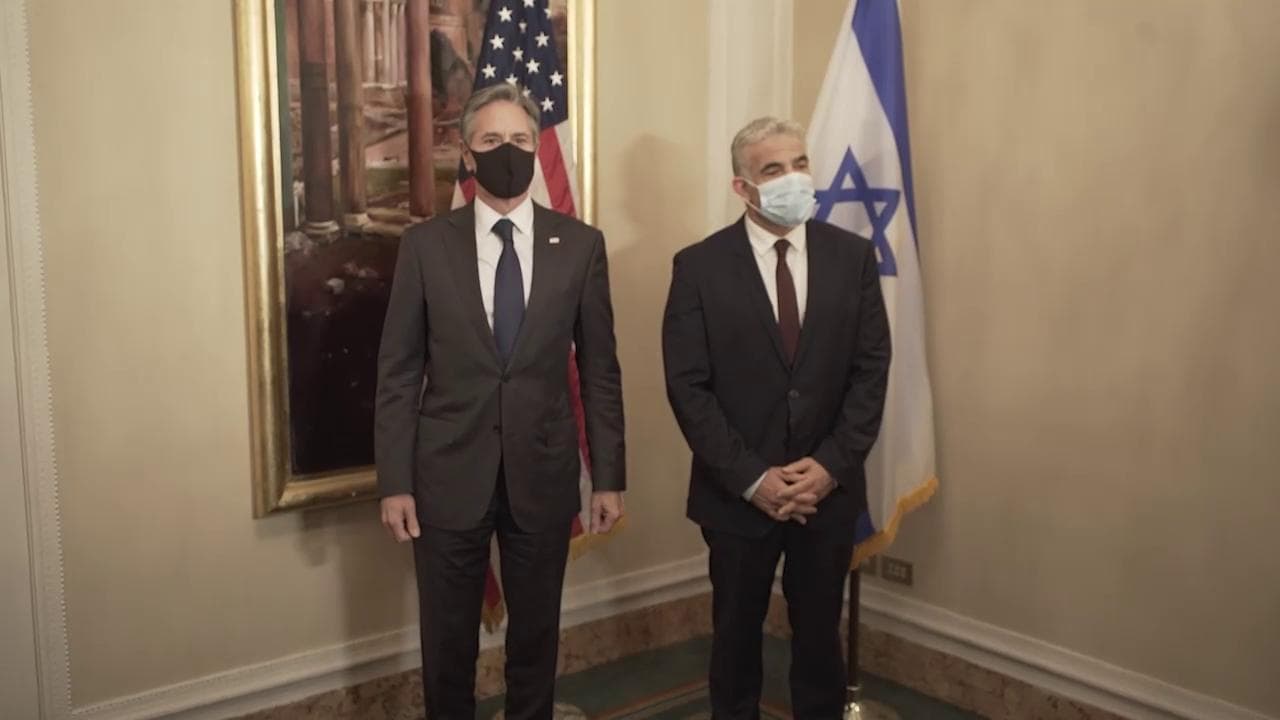 Roma, Lapid all'incontro con Blinken: "Seri dubbi sull'accordo nucleare con l'Iran"