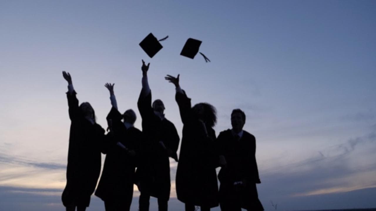 AlmaLaurea, gli informatici meglio degli psicologi: ecco quali sono le professioni più pagate