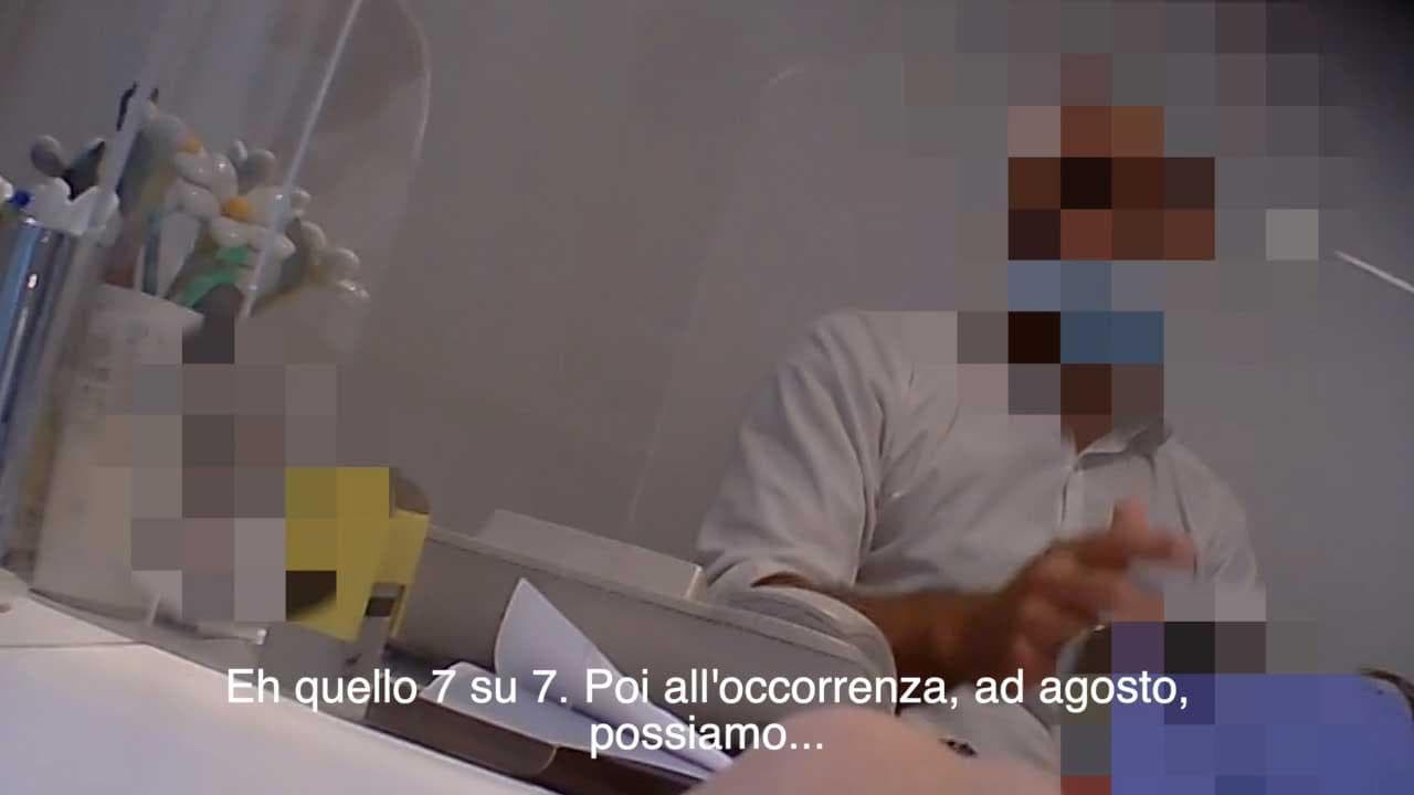 Viaggio nei lidi in cerca di lavoro stagionale. Paghe, orari, riposi: ecco cosa offrono ai ragazzi