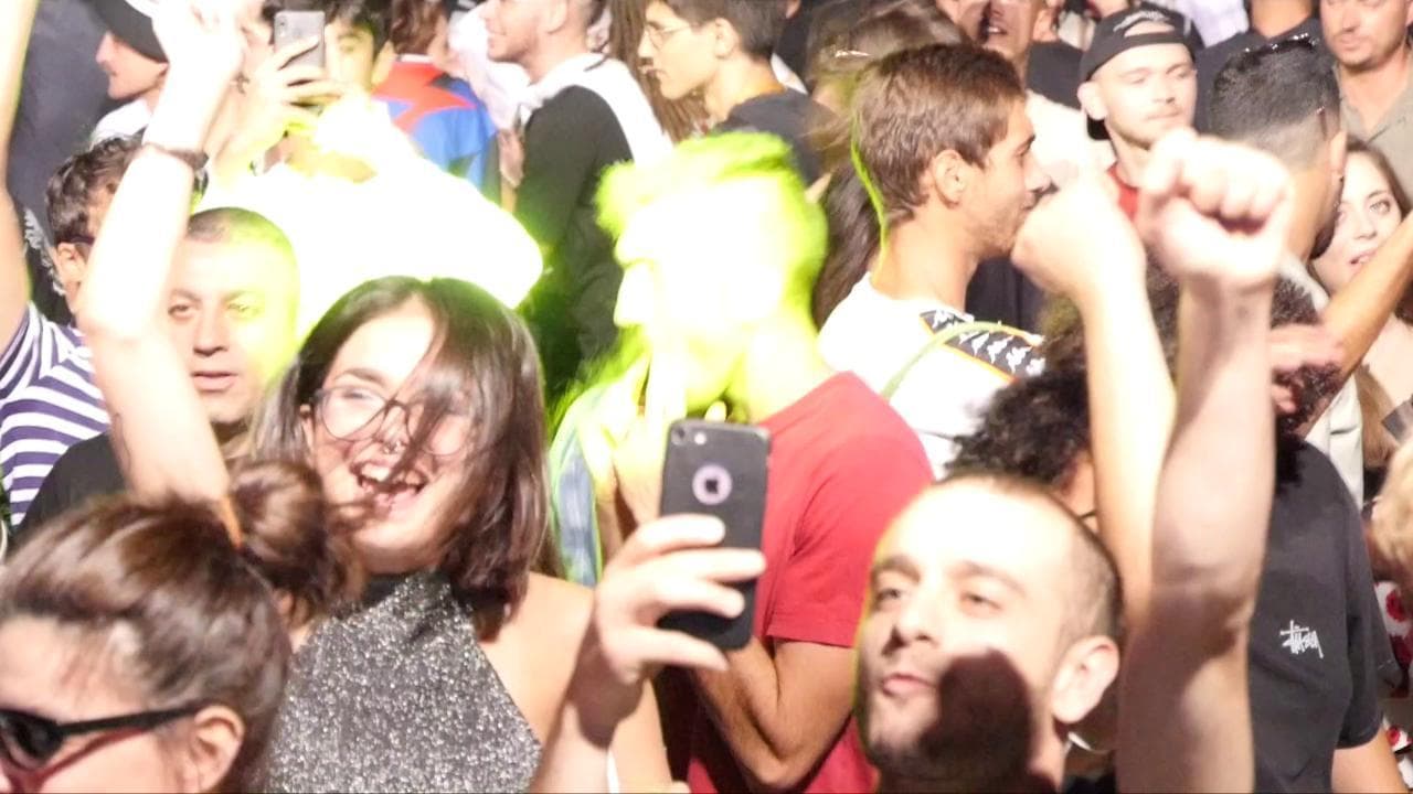 L'esperimento a San Marino, discoteca all'aperto senza mascherine: 2600 persone da tutta Italia