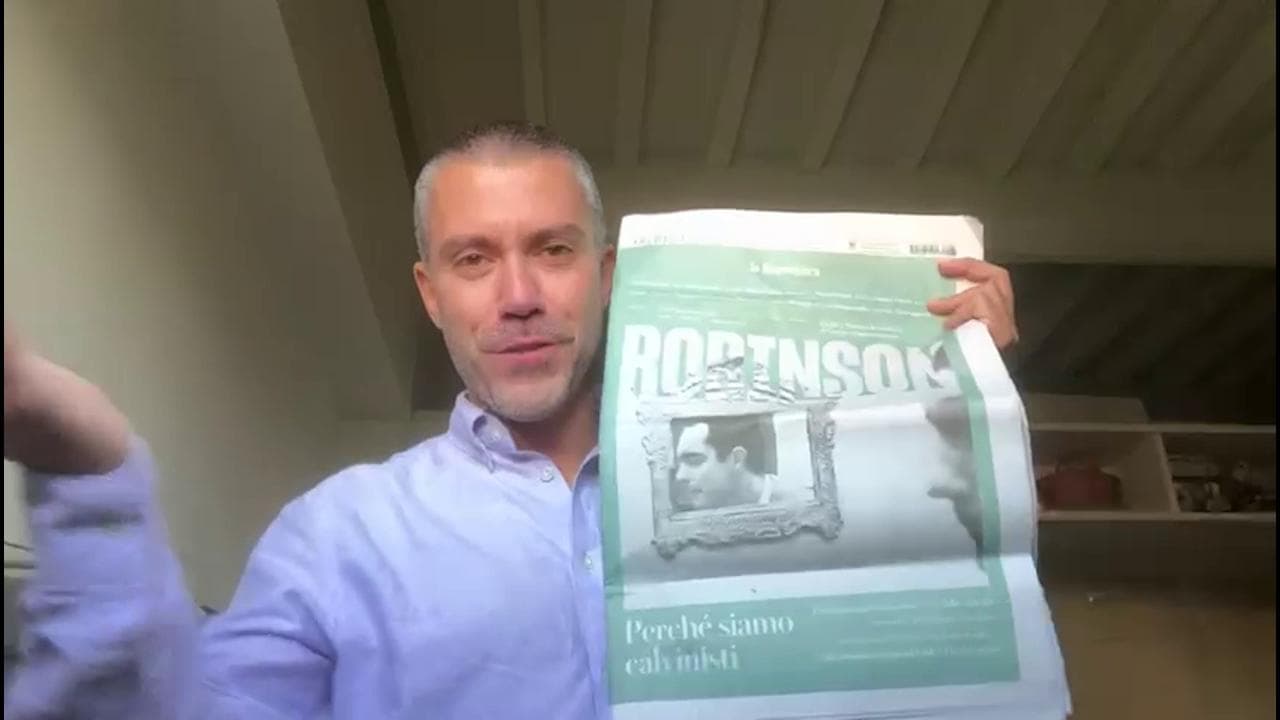 Elodie nuda nel paginone centrale: ecco perché noi miserabili leggiamo Robinson