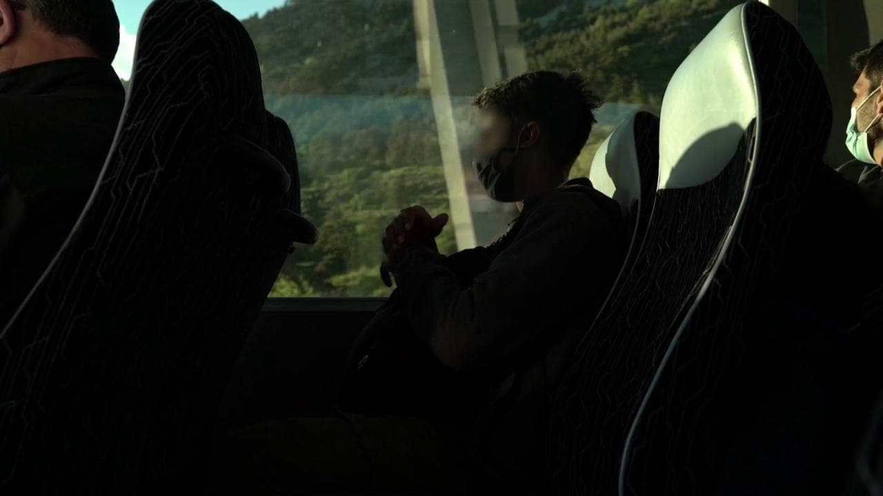 Save the Children, minorenni "invisibili": il dramma dei giovani migranti respinti alle frontiere europee