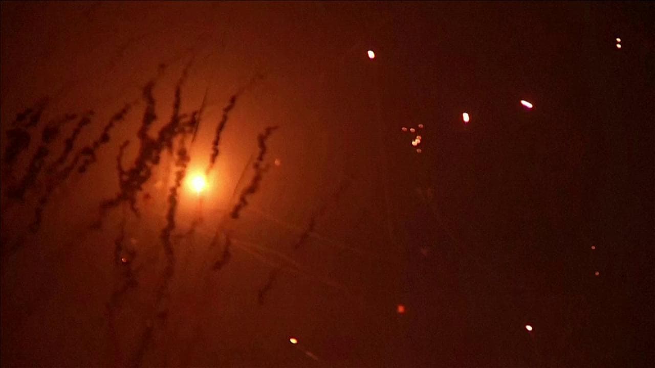 Pioggia di razzi da Gaza verso Israele, il sistema antimissile in azione nella notte