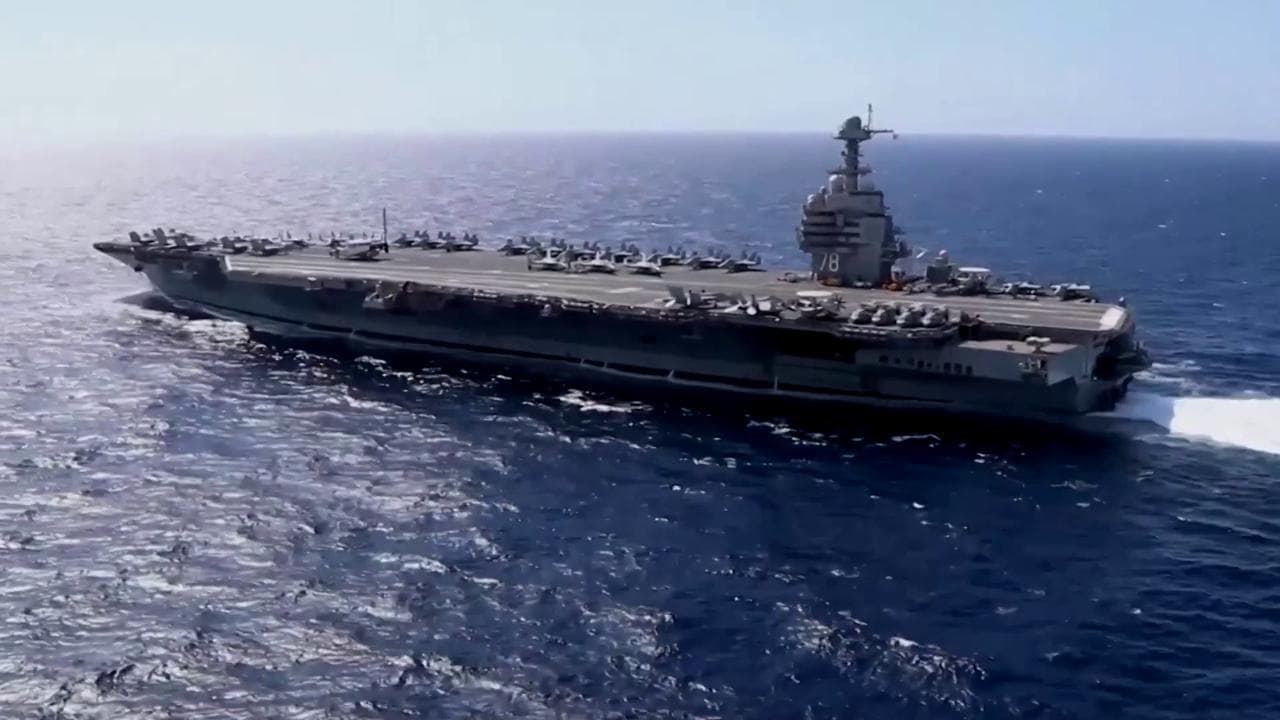 Israele, la nave da guerra Usa Gerald R. Ford si muove verso il Mediterraneo orientale: le immagini