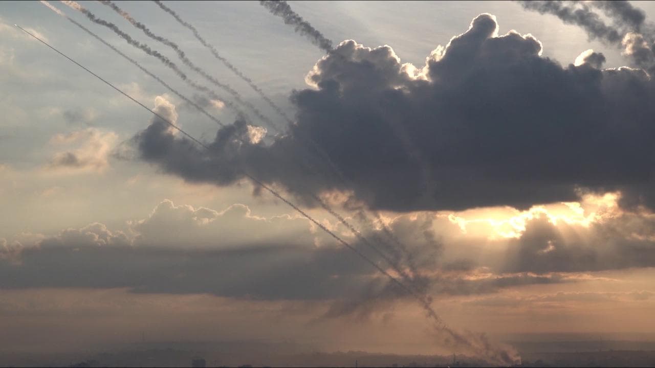 Razzi dalla striscia di Gaza contro Israele: l'attacco dalle prime luci dell'alba