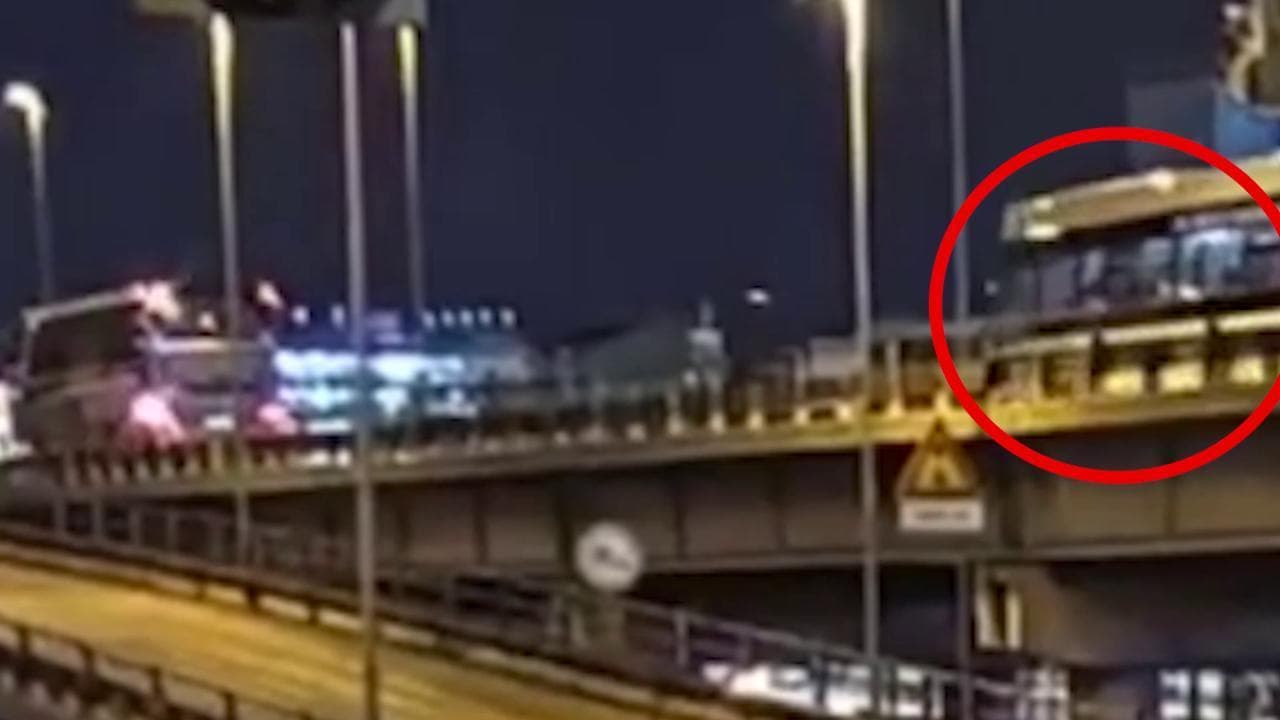 Strage di Mestre, l'attimo in cui il bus precipita dal cavalcavia