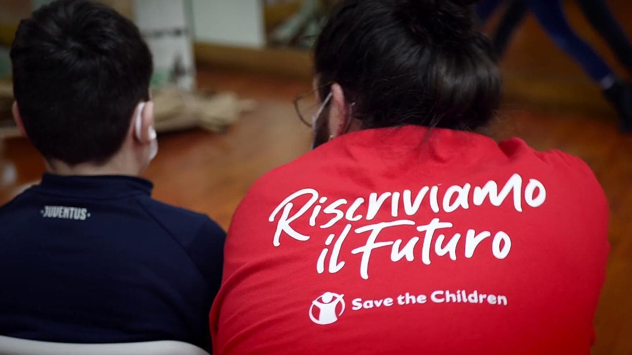Covid, l’appello di Save the children: "Ora riscriviamo il futuro, restituiamo i sogni ai bambini"