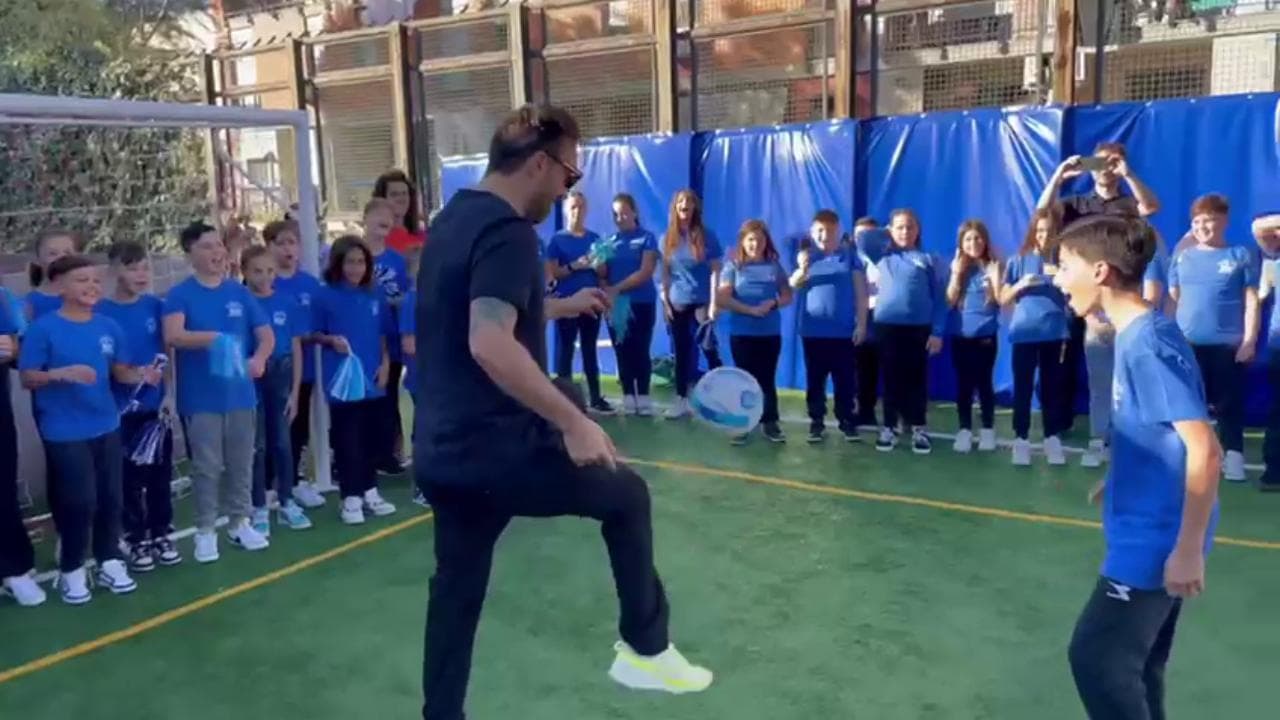 Cesare Cremonini e i ragazzi di Ponticelli