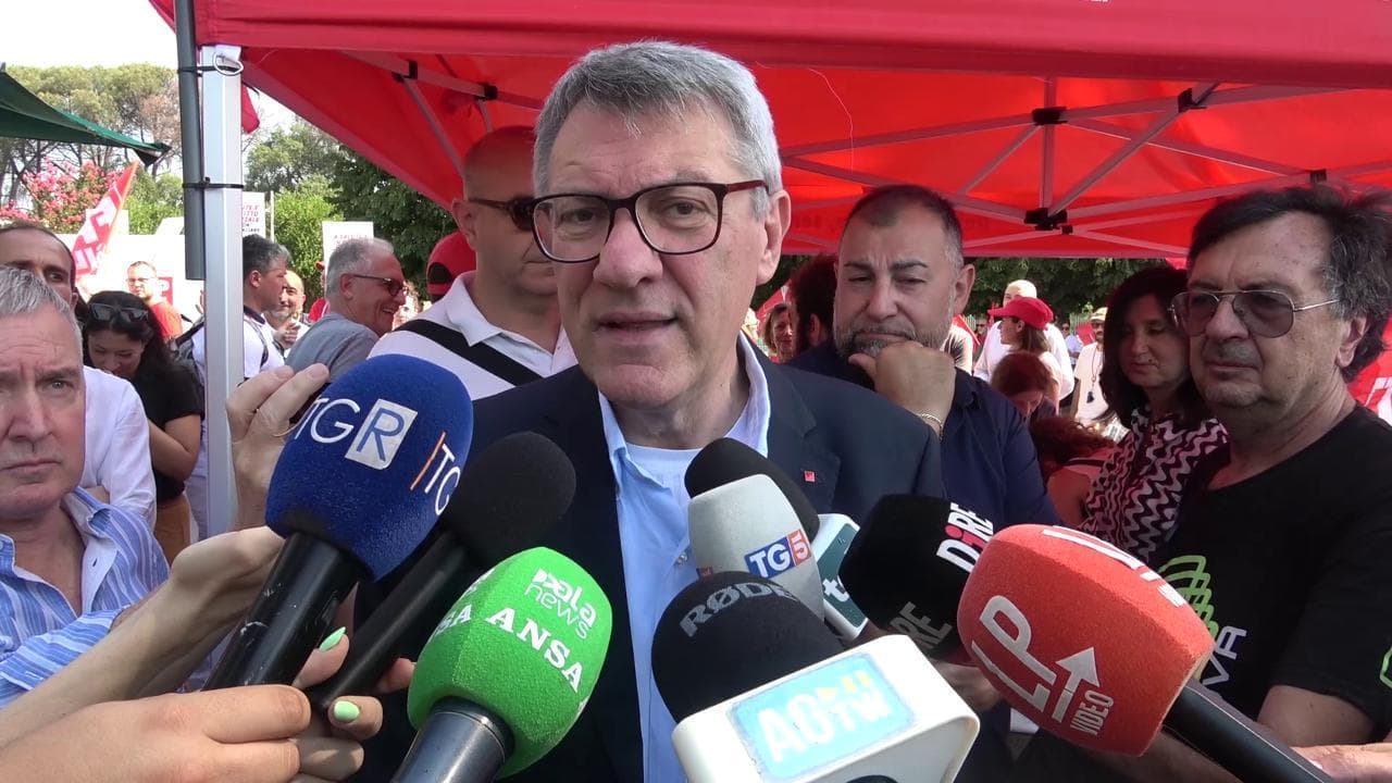 Landini, raccolta firme per il referendum contro l'autonomia: "Ecco perché la legge va abrogata"