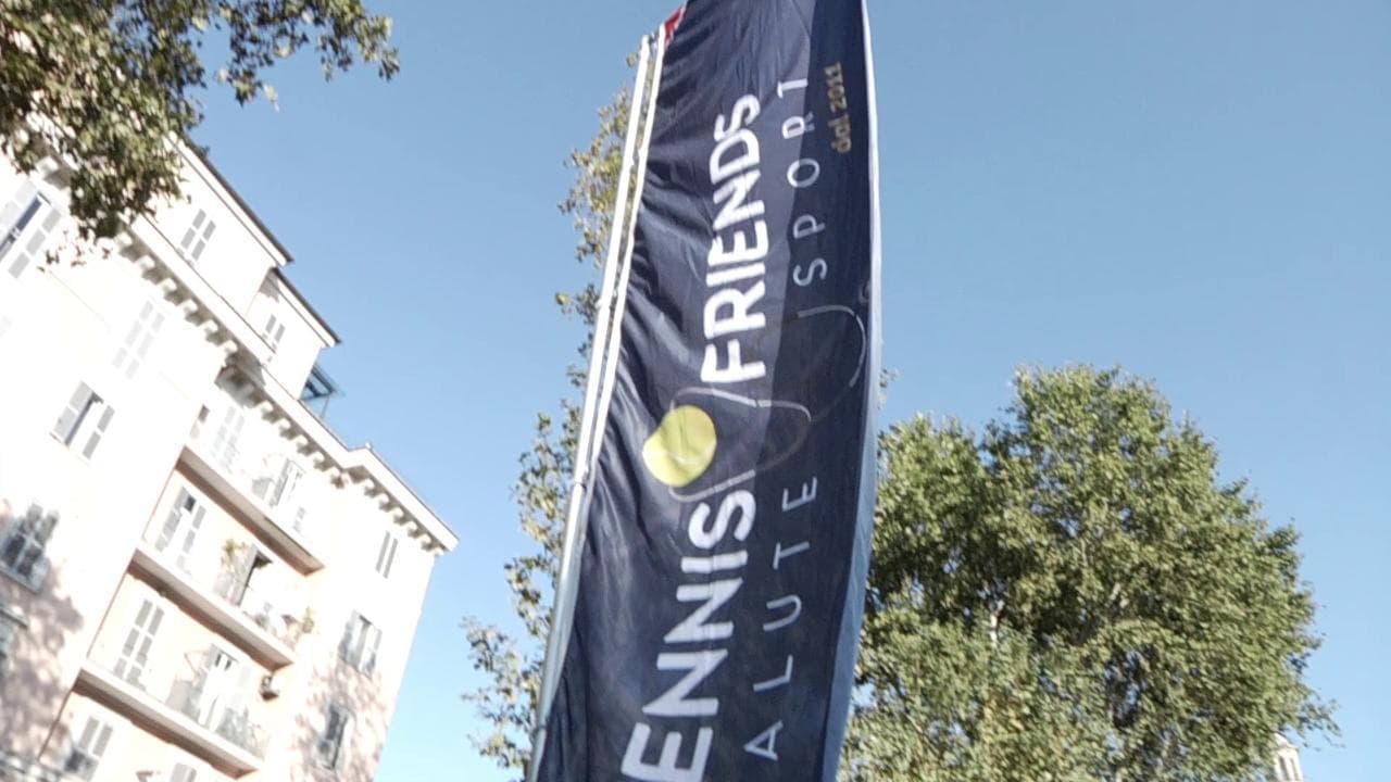 Donazione del sangue: DonatoriNati e Tennis and Friends insieme a Ponte Milvio.