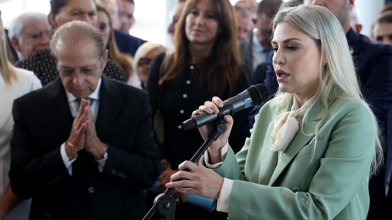 Barbara Berlusconi ricorda il padre commossa: "Resterà un esempio"