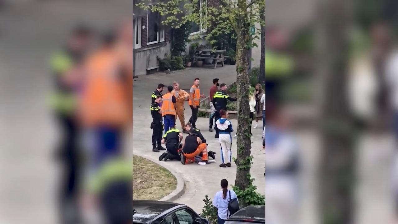 Rotterdam, i primi soccorsi dopo le sparatorie e gli incendi