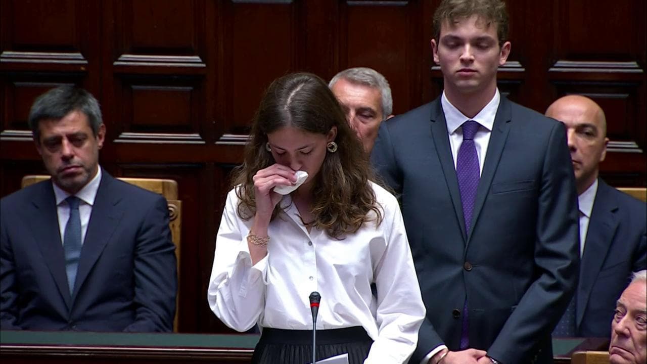 Funerali Napolitano, la commozione della nipote Sofia May: "Era un nonno formidabile"