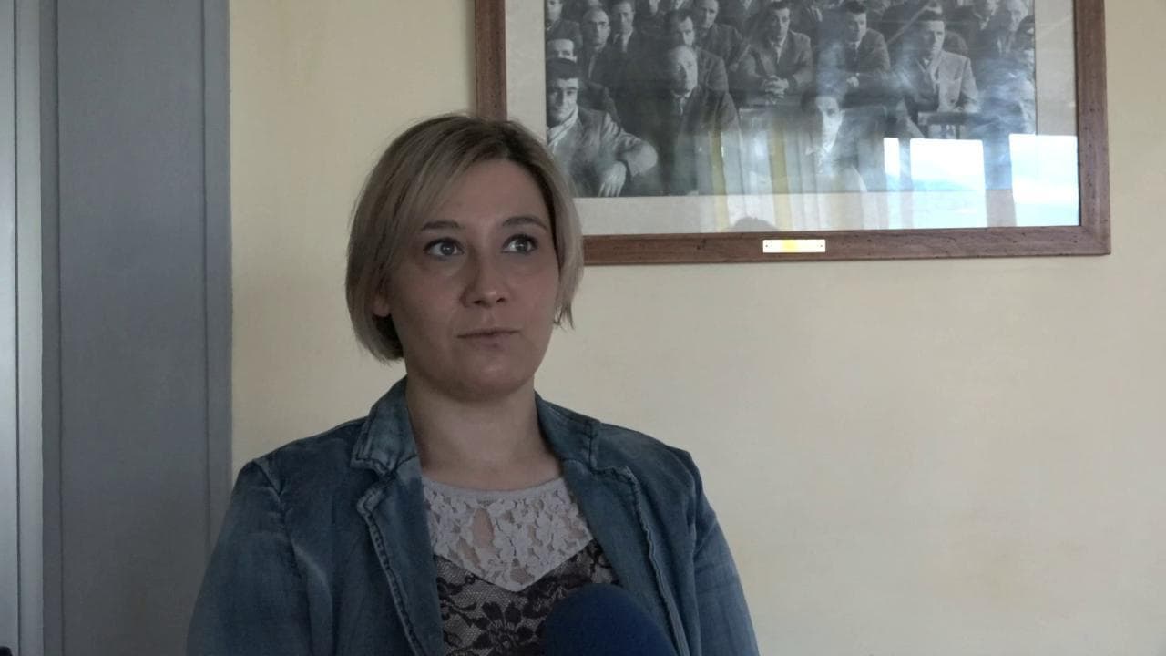 Stefania: "Operaia tessile da quando avevo 15 anni, ai ragazzi dico di non scartare questo lavoro"