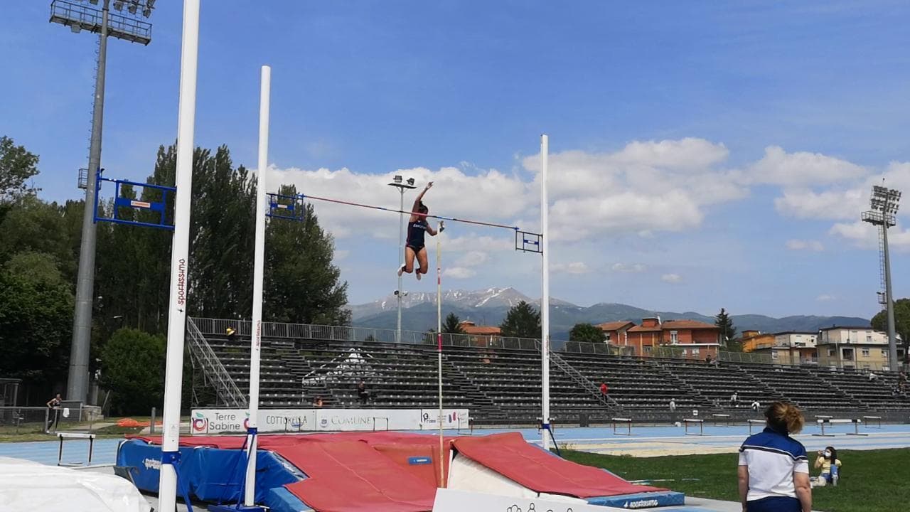 Atletica, Roberta Bruni da favola: è suo il nuovo record italiano nel salto con l'asta