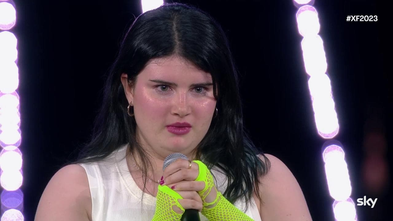 X Factor, Maria Tomba canta Janis Joplin con i balzelli e i peluche ai piedi