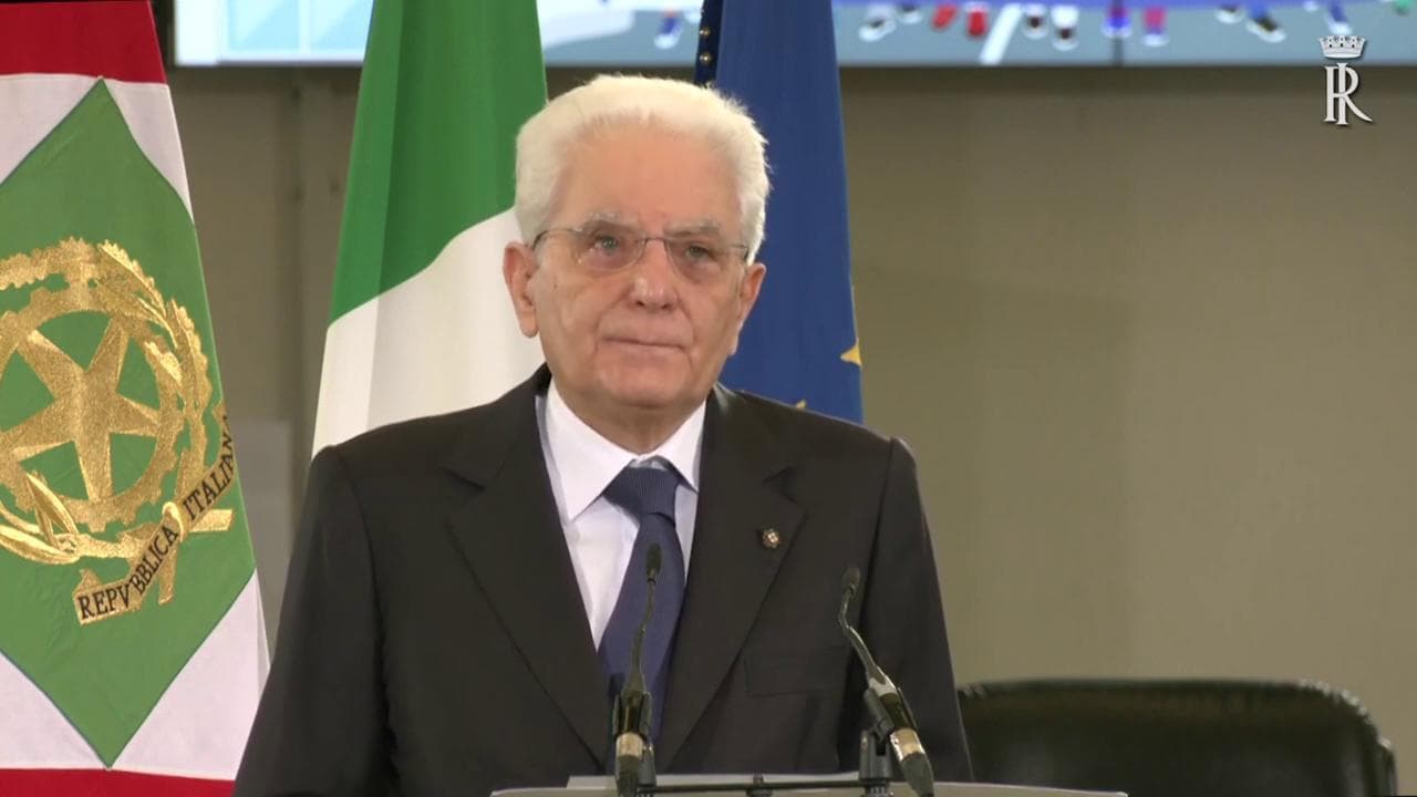 Falcone, Mattarella: "O si sta contro la mafia o si è complici dei mafiosi. Non vi sono alternative"